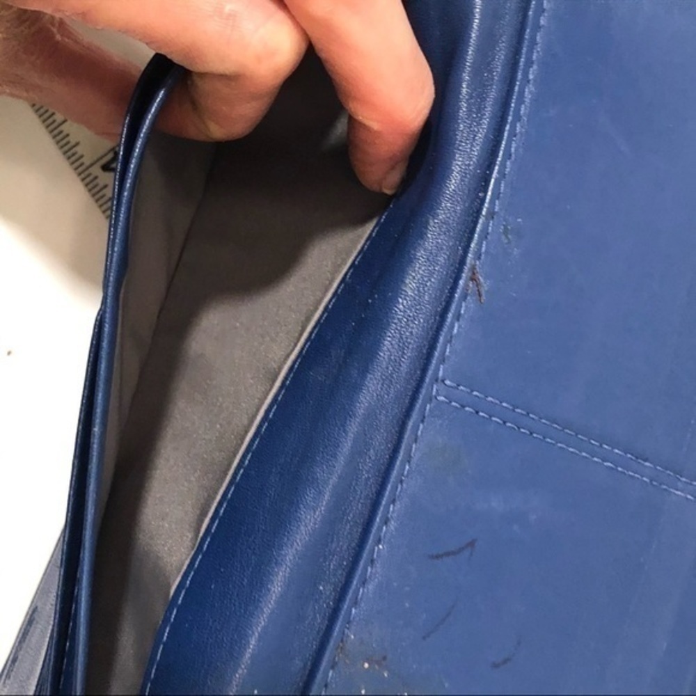 Coach Ashley blue leather checkbook wallet - Picture 4 of 13